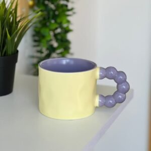 كوب أنيق يجمع بين الفخامة والبساطة