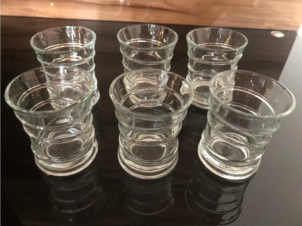 طقم كاسات زجاج شفاف مكوّن من 6 كاسات - الصورة 2