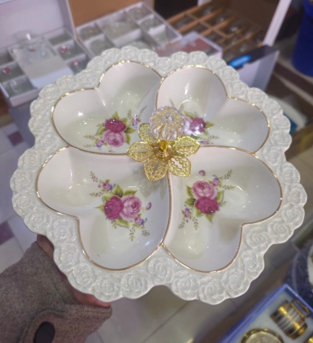 مضيفة تقديم سيراميك فاخر بـ 4 أقسام - الصورة 2